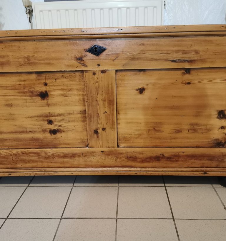 restauration du coffre de ma gd mere